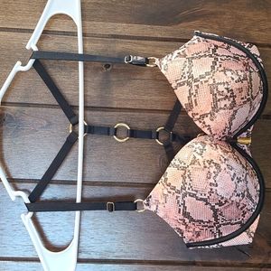 NWT Victoria Secret Very Sexy Push Up Bra 34D